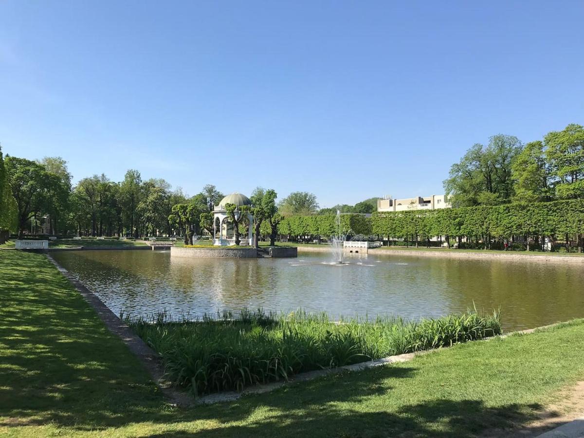 1 Bedroom Apartment Near Kadriorg Swan Pond Tallinn Exterior photo